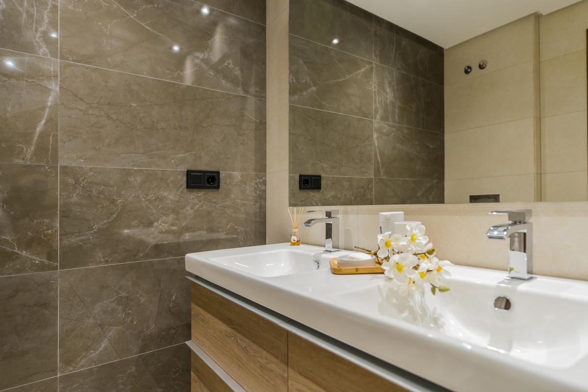 Marbella Lake - mibgroup.es