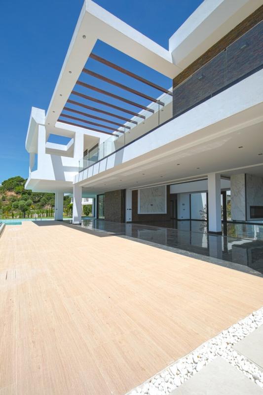 Brand new contemporary Villa in Benahavis - mibgroup.es
