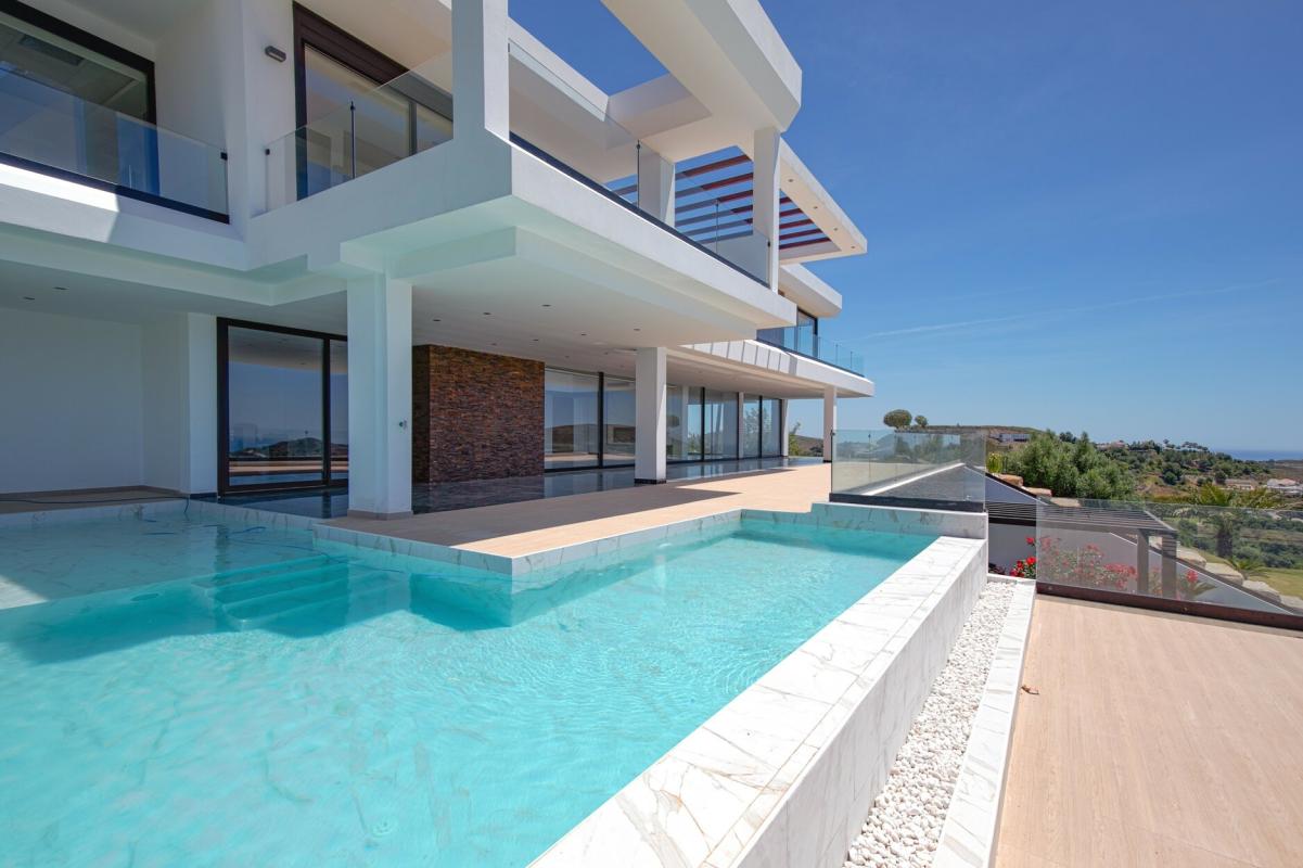 Brand new contemporary Villa in Benahavis - mibgroup.es
