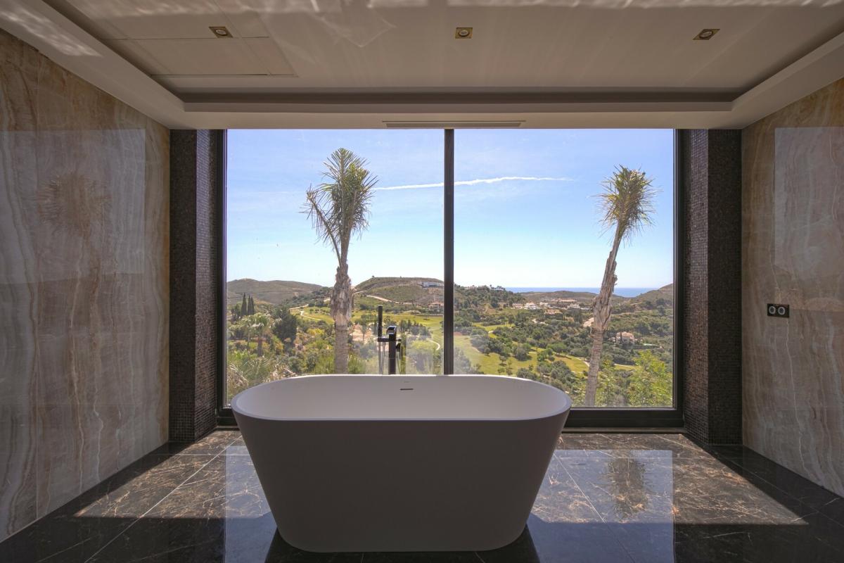 Brand new contemporary Villa in Benahavis - mibgroup.es