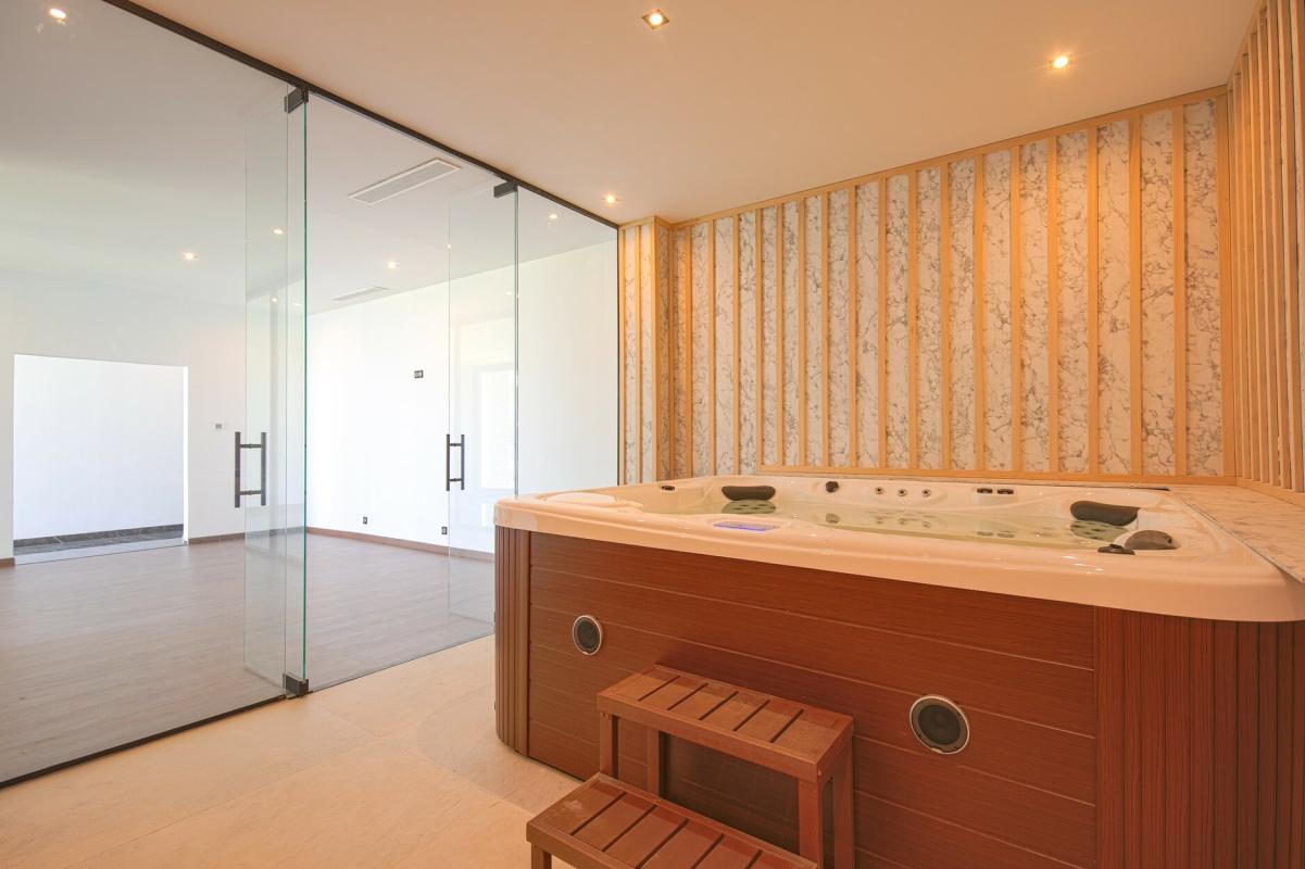 Brand new contemporary Villa in Benahavis - mibgroup.es