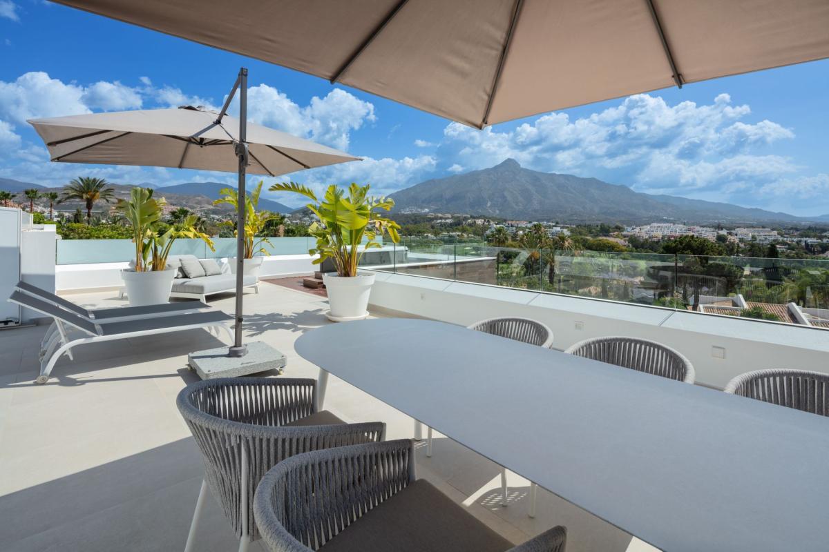 Villa Camellia - mibgroup.es