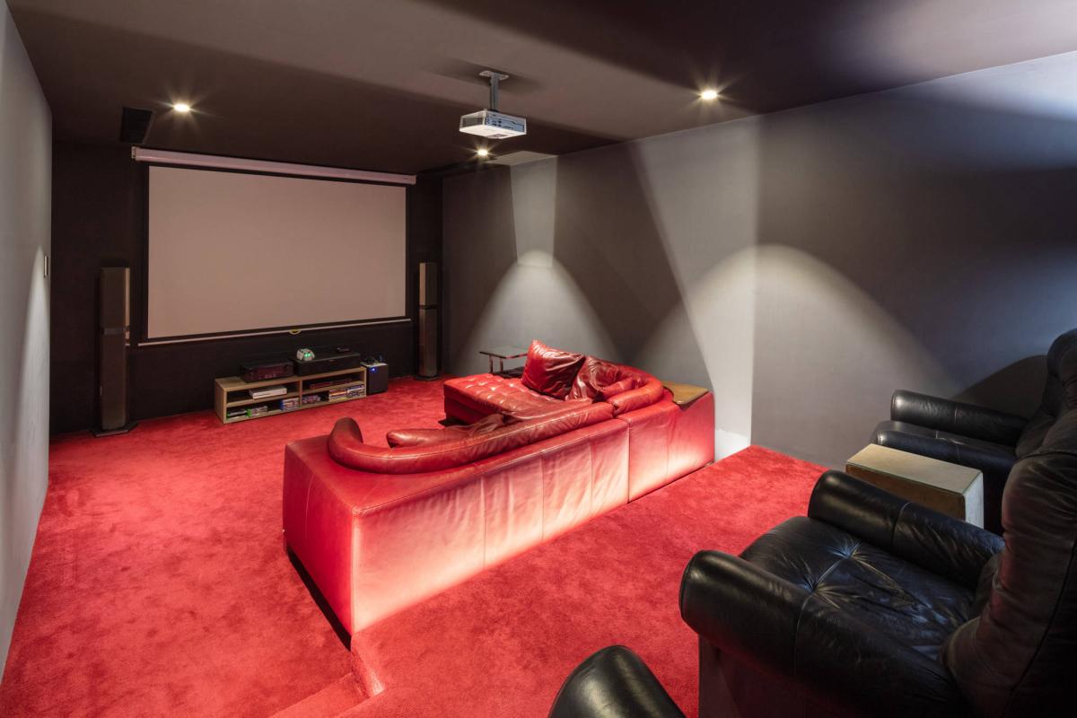 Villa Mistral - mibgroup.es