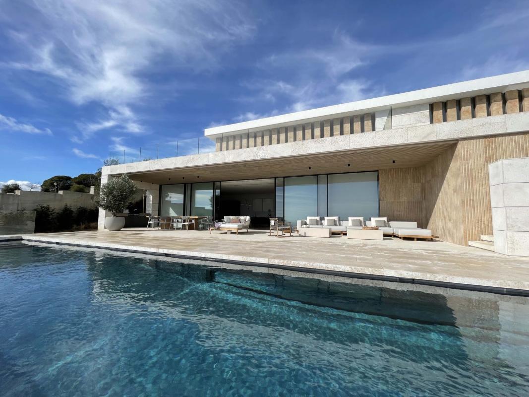 Villa Blue - mibgroup.es