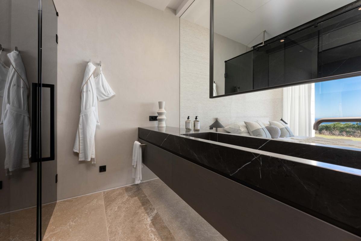 Villa Blue - mibgroup.es