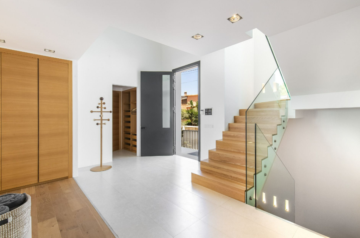 Contemporary Beachfront Villa - mibgroup.es