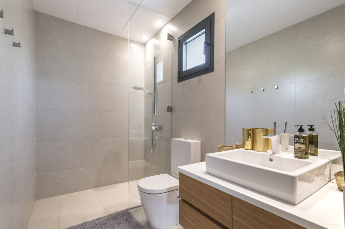 Contemporary Beachfront Villa - mibgroup.es