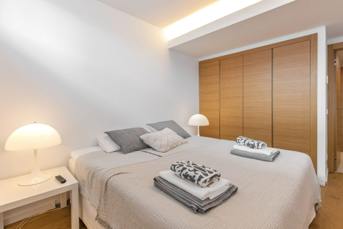 Contemporary Beachfront Villa - mibgroup.es