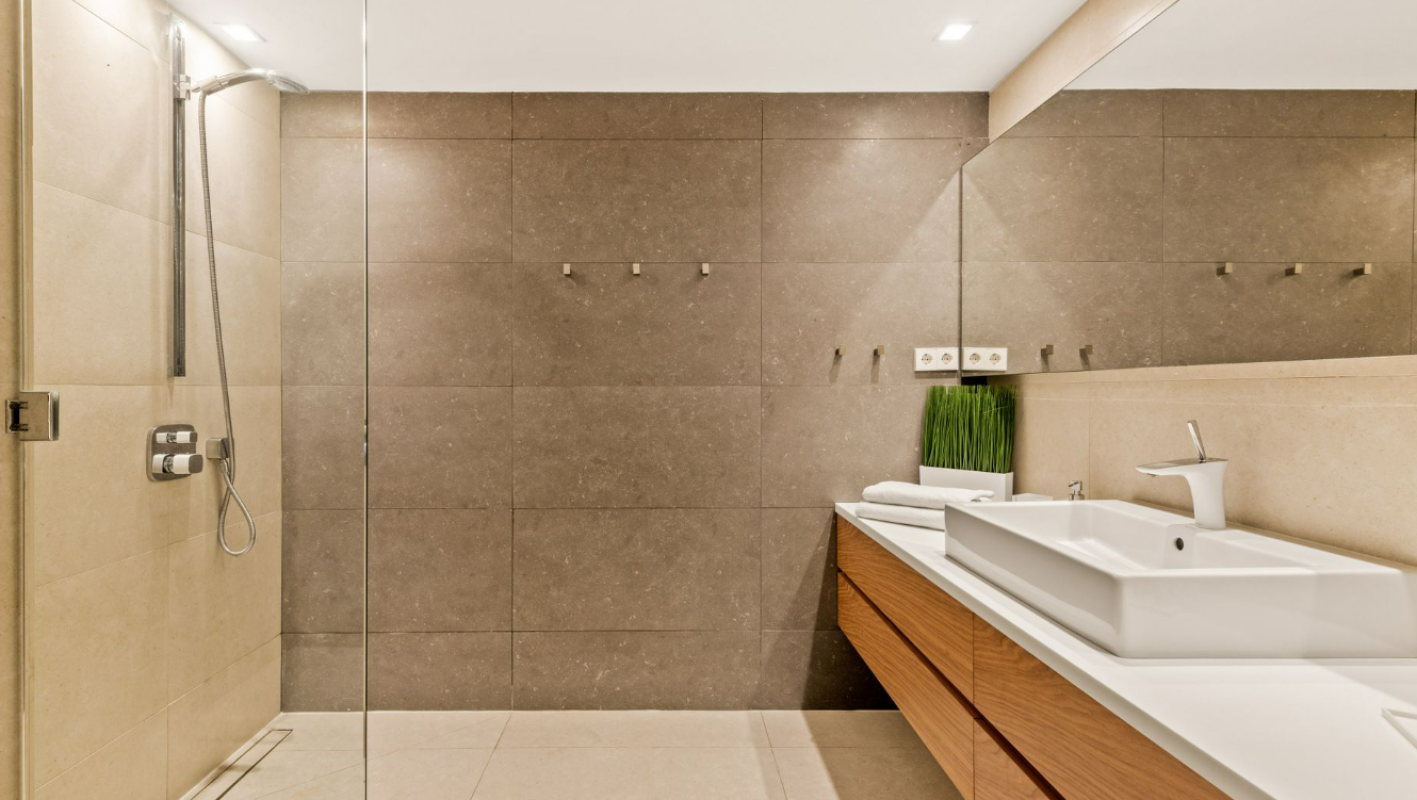 Contemporary Beachfront Villa - mibgroup.es