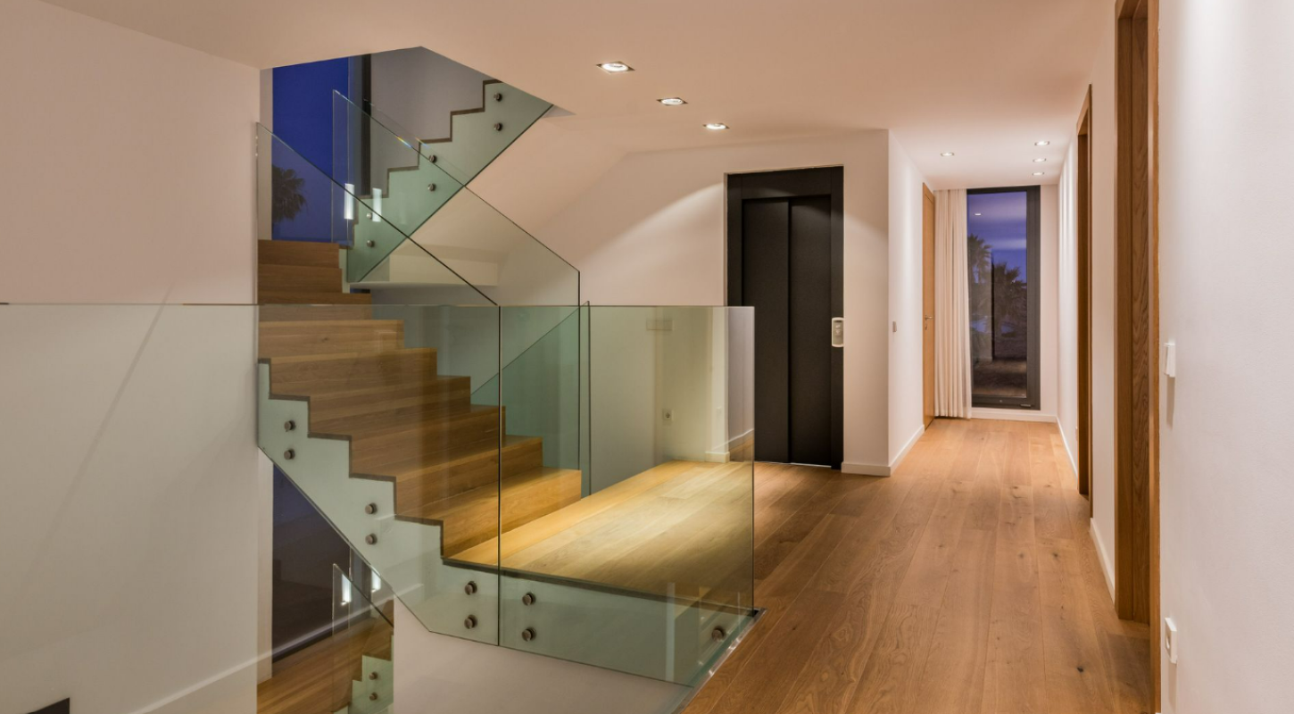 Contemporary Beachfront Villa - mibgroup.es