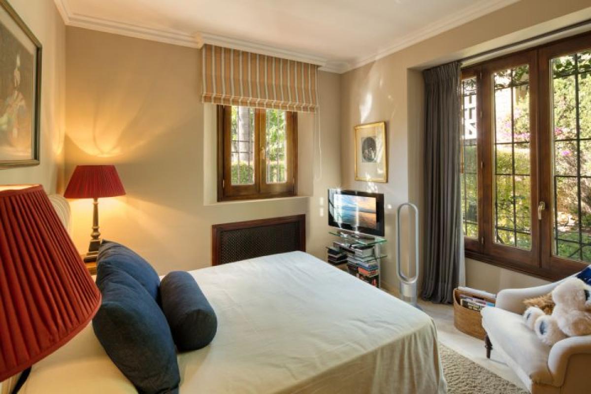 Calle Bach 5 - mibgroup.es