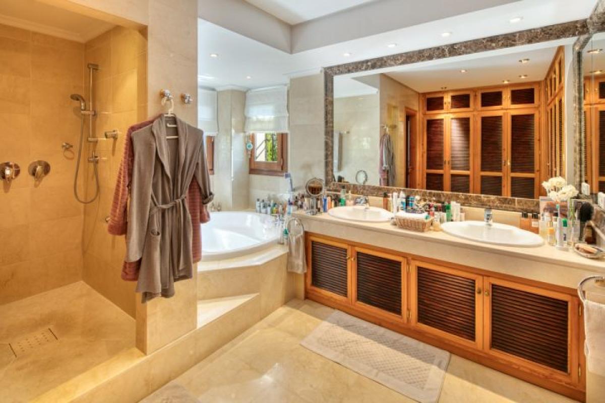 Calle Bach 5 - mibgroup.es