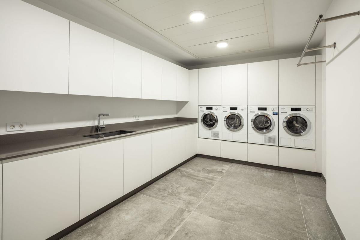 Big Daddy - The Hills - mibgroup.es