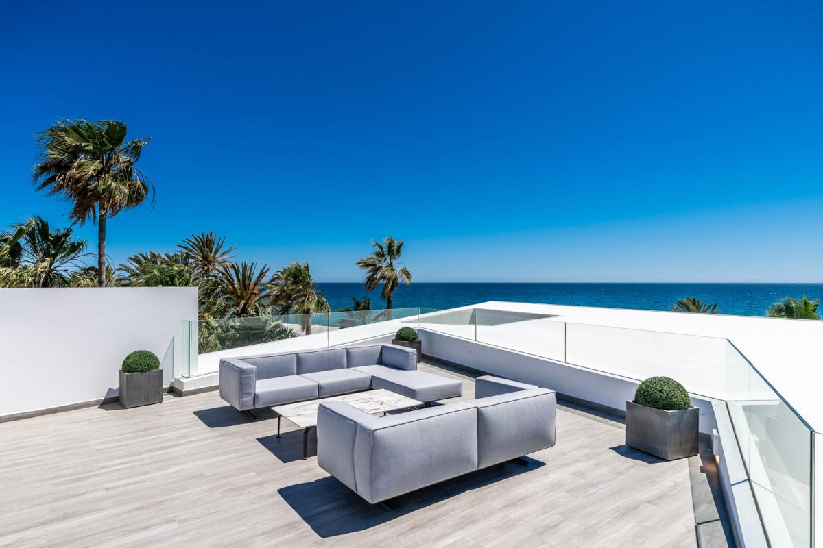Breath-taking Newly Built Villa Located in Los Monteros beach - mibgroup.es