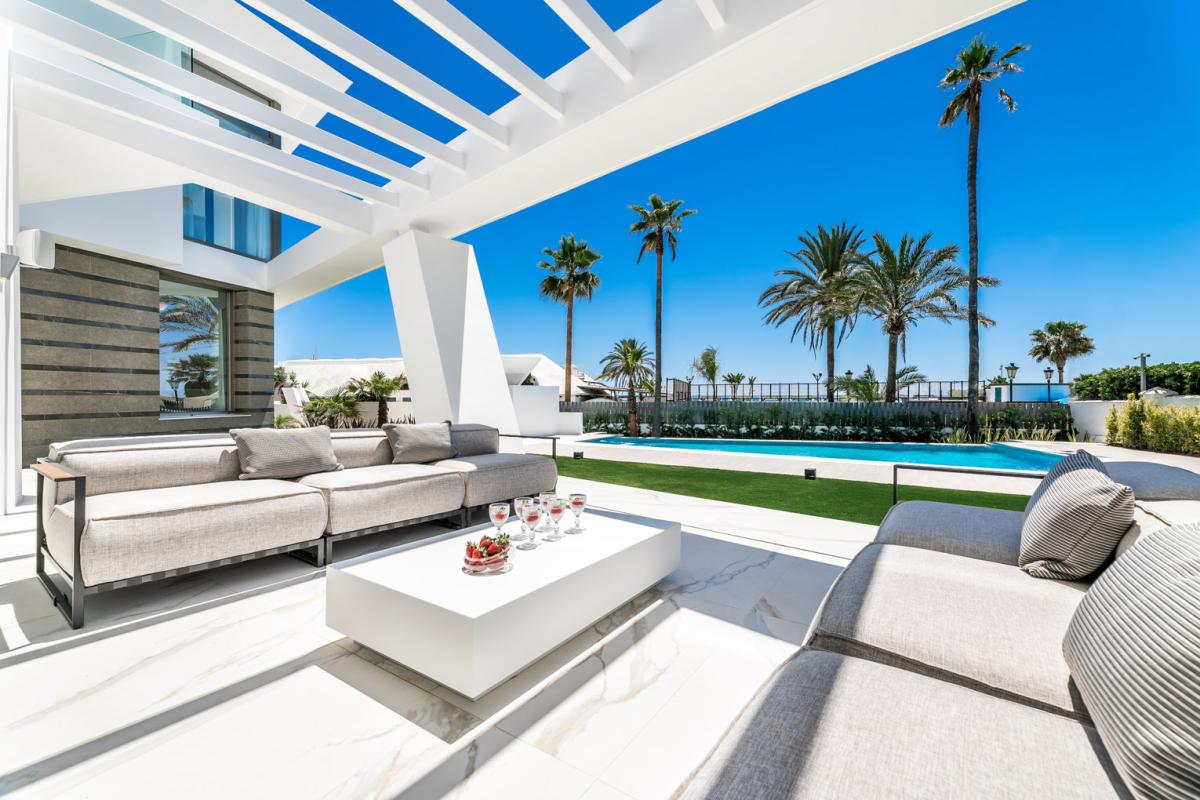 Breath-taking Newly Built Villa Located in Los Monteros beach - mibgroup.es