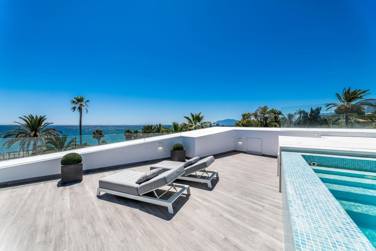 Breath-taking Newly Built Villa Located in Los Monteros beach - mibgroup.es