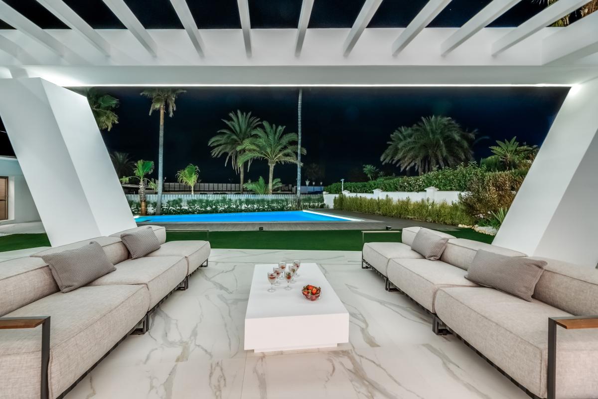 Breath-taking Newly Built Villa Located in Los Monteros beach - mibgroup.es